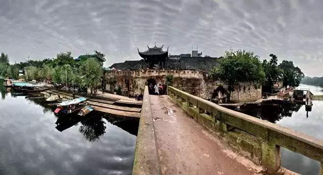 你会和朋友已分手的前对象成为朋友吗?